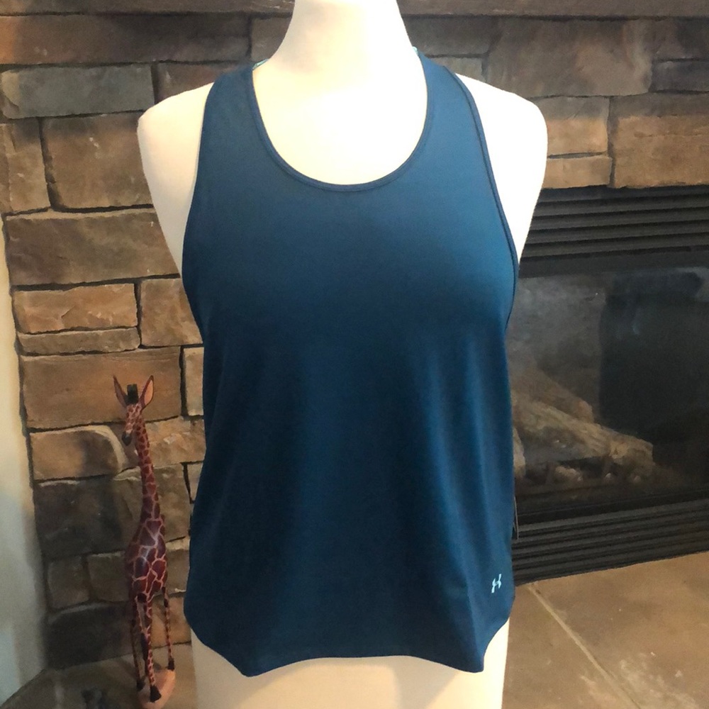 Women’s Under Armour athletic tank top, Loose fit!